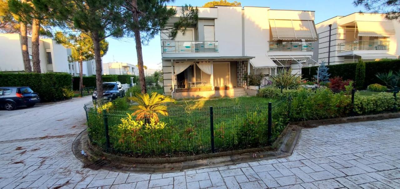 Villa Artino à Durrës Extérieur photo