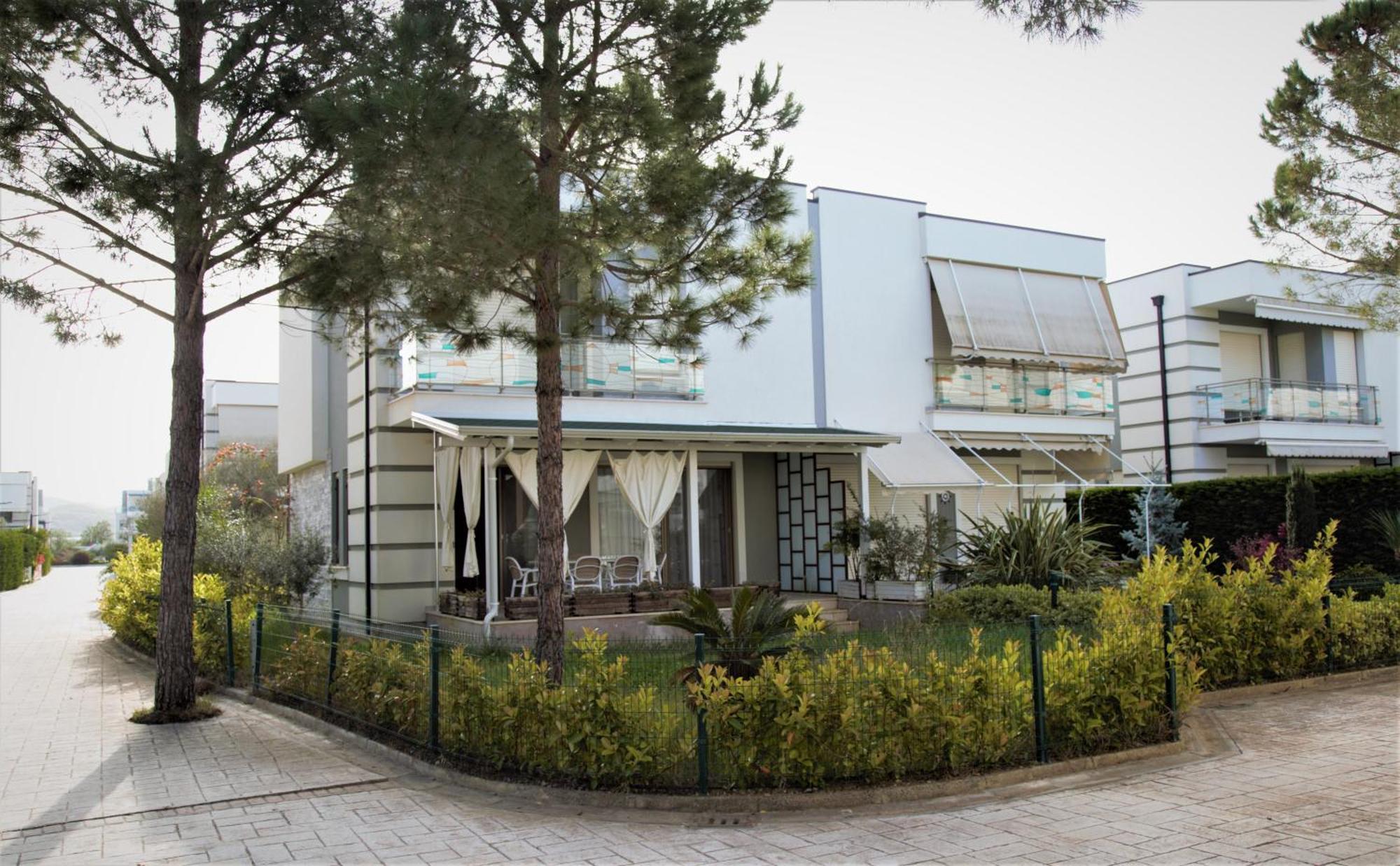 Villa Artino à Durrës Extérieur photo
